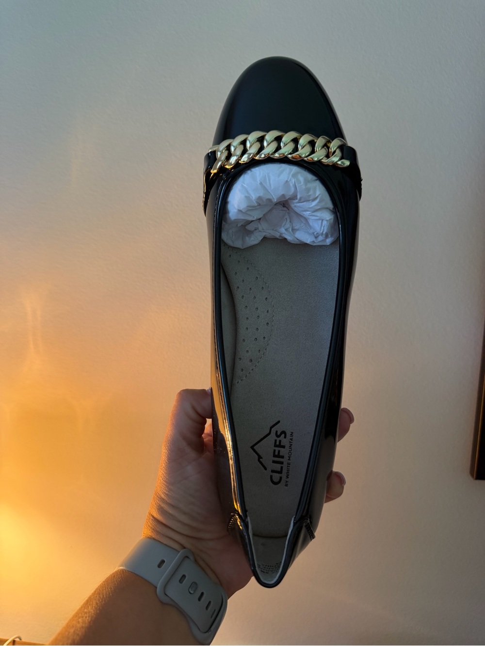 Cliffs by WHITE MOUNTAIN Black Patent Flat with Gold Chain